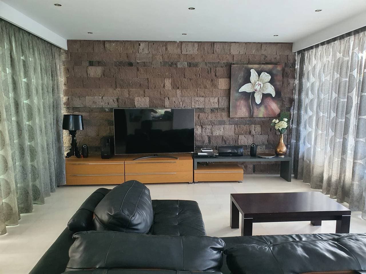 Foto 13 von 45: Ferienunterkunft "5-Schlafzimmer Villa in Playa del Duque" mit privatem Pool