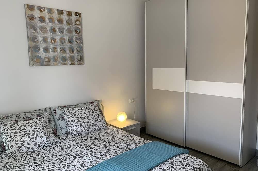 Foto 3 von 30: Neubau, Luxus 2-Bett-Wohnung mit Blick auf das Meer