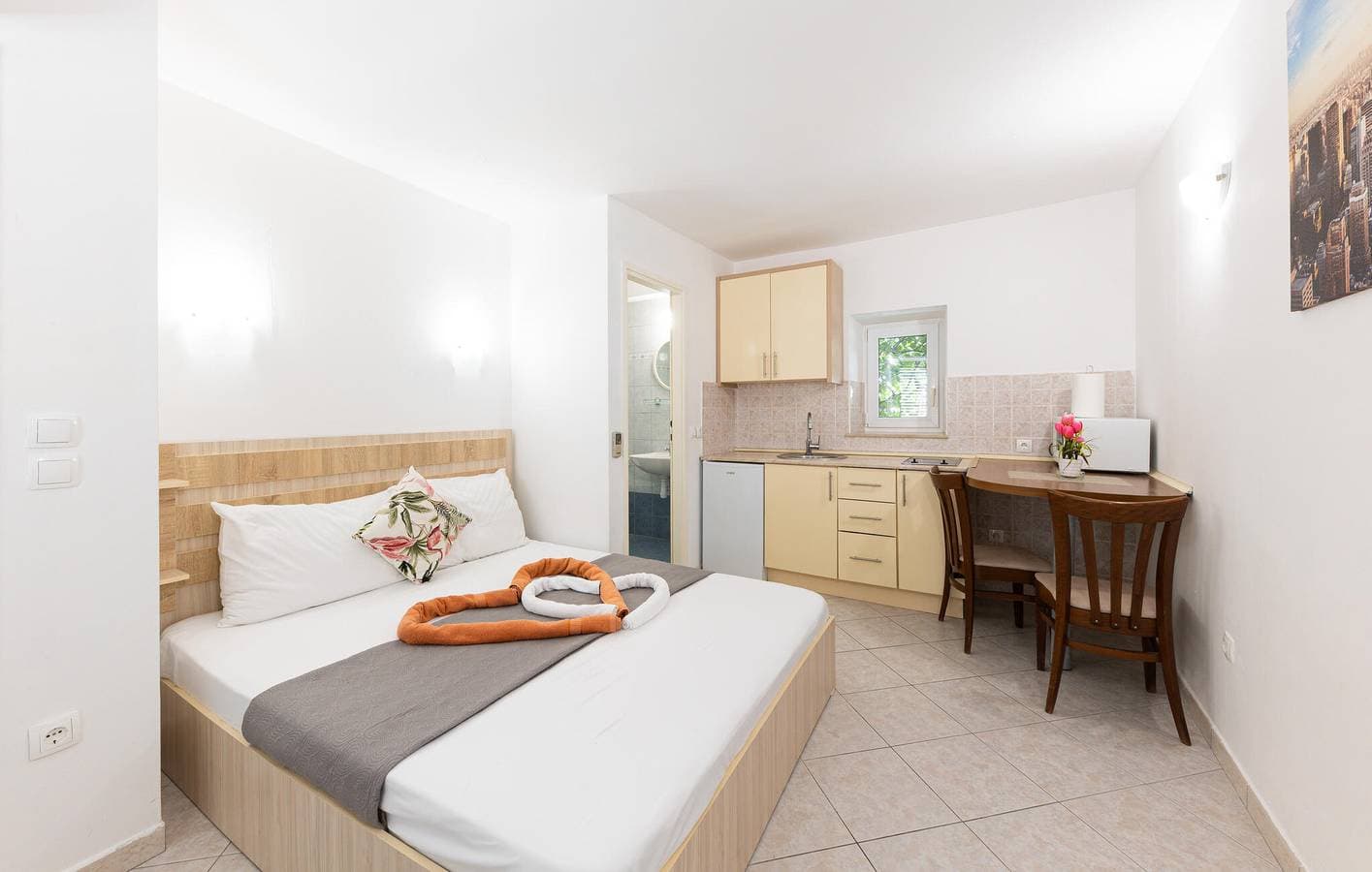 Foto 3 von 15: Gemütliche Ferienwohnung mit Meerblick, Terrasse, Parkplatz und Küche – 200 m vom Strand entfernt