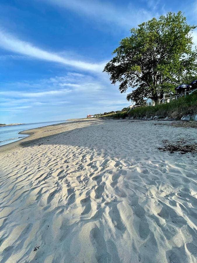 Spinneys Guesthouse & Beach Cottages 1