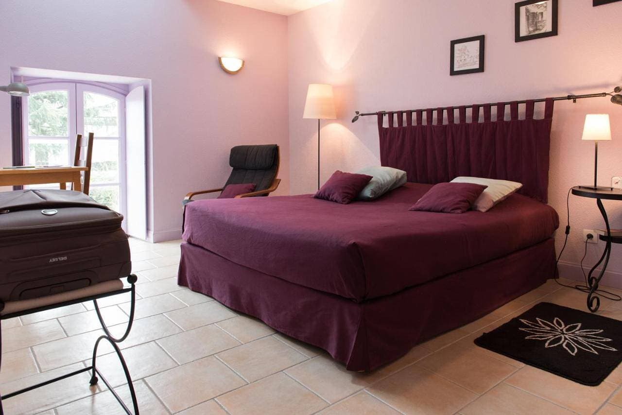 LA Haye 49240 AVRILLE 1