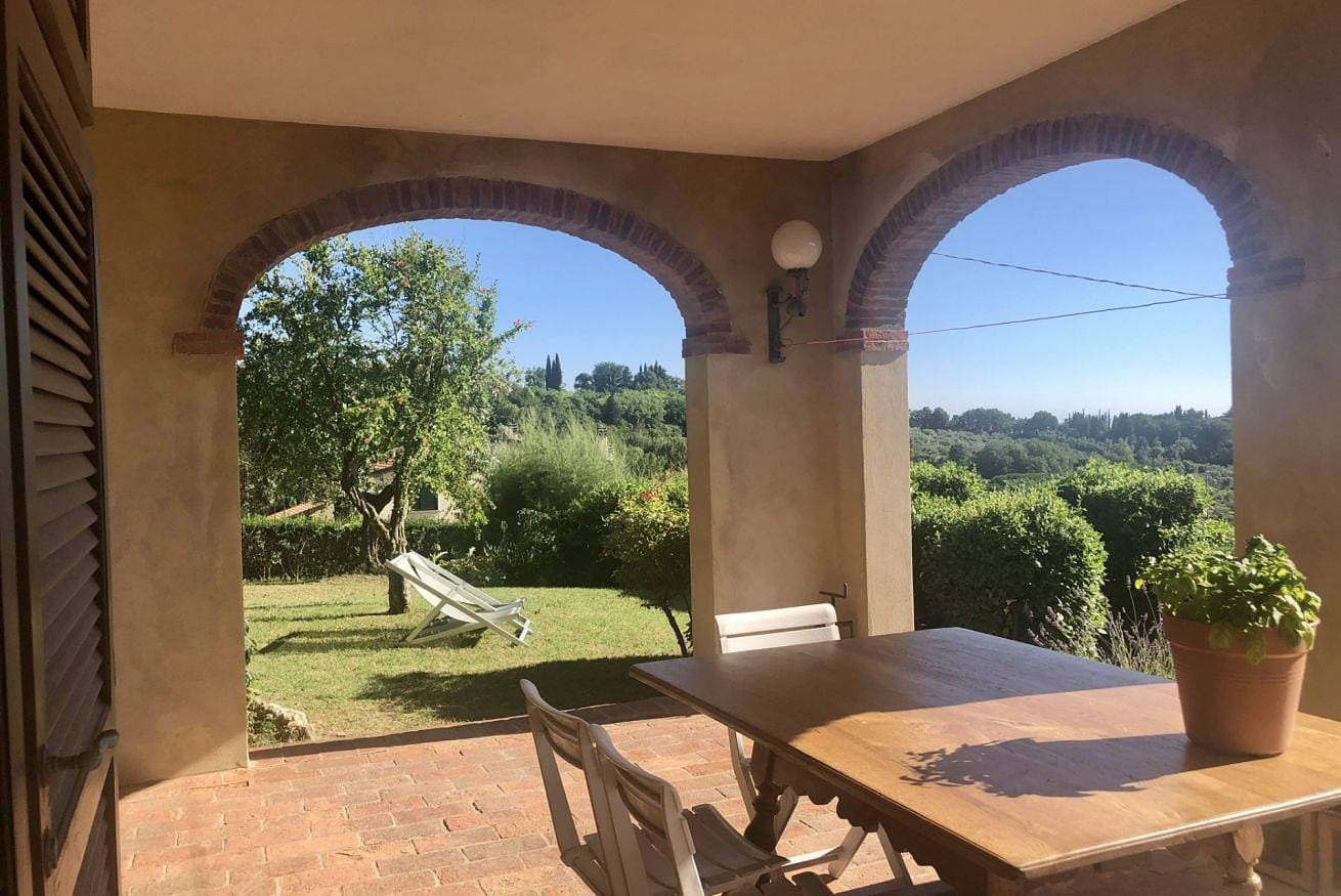 Foto 6 von 46: Podere Morena privater Terrasse mit Meerblick Wohnung Gregor