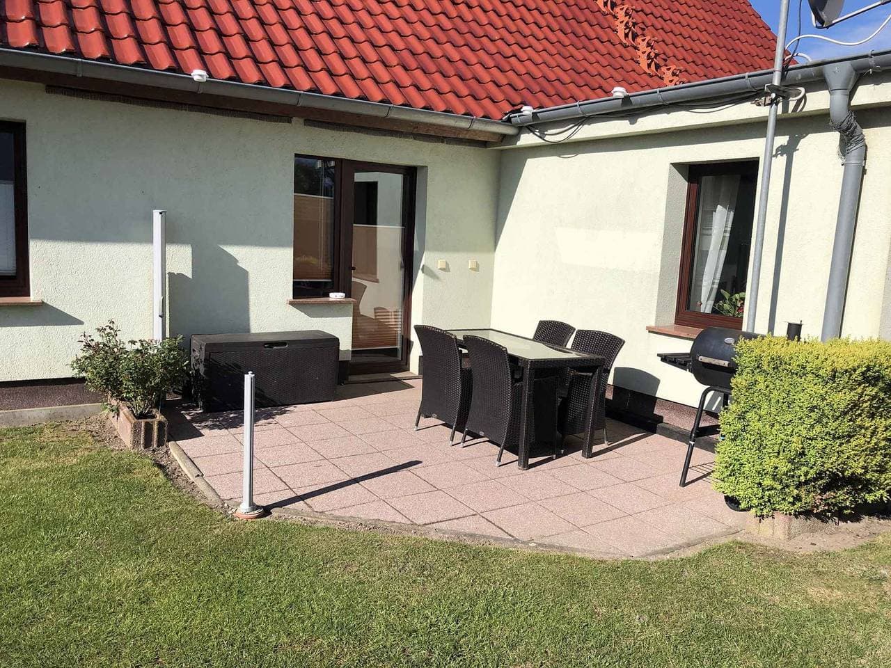 Foto 2 von 29: Ferienhaus mit Terrasse und Garten