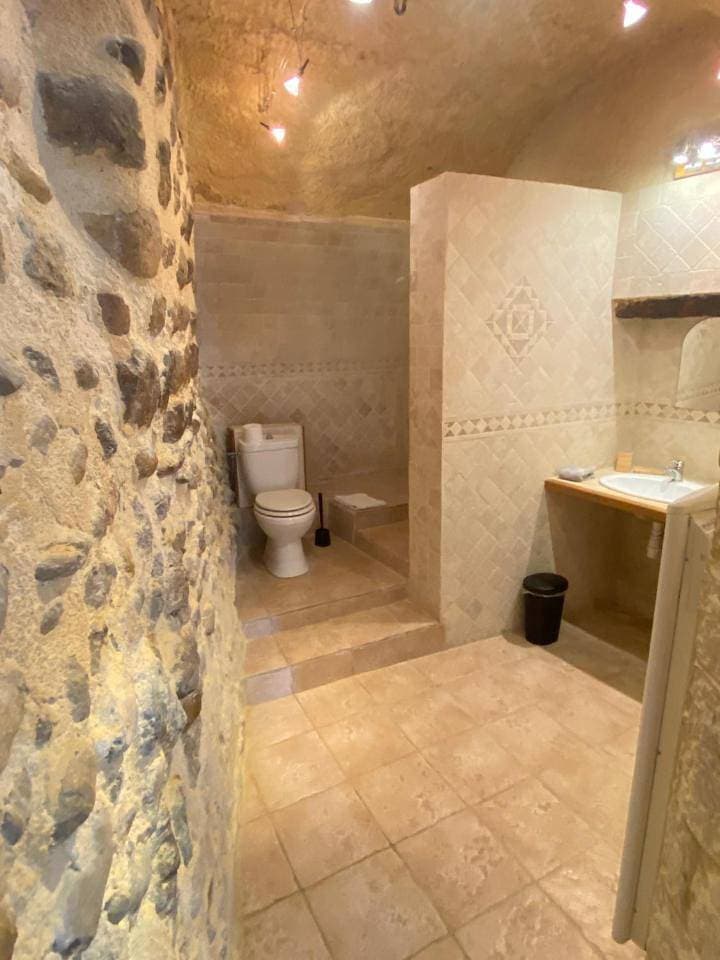Foto 7 von 17: Double Room with Private Bathroom