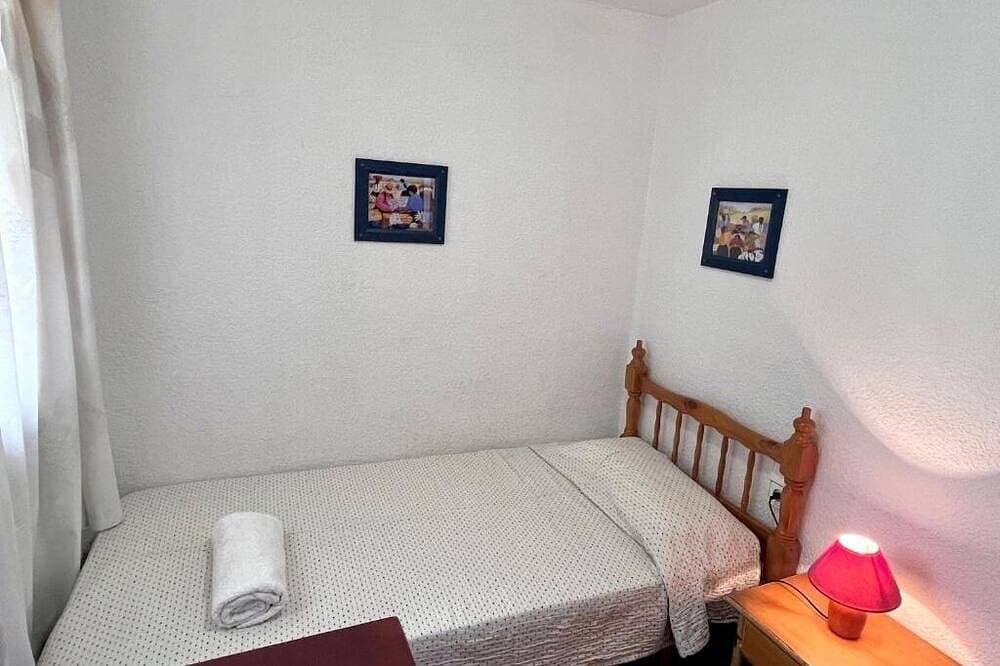 Foto 5 von 23: Geräumiges 4-Zimmer-Apartment direkt am Strand. Rodes-61