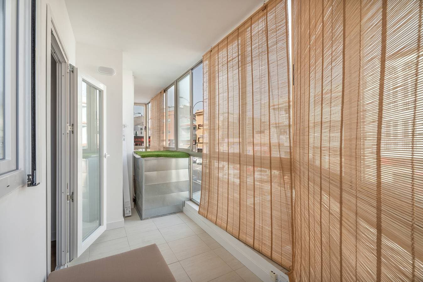 Foto 2 von 25: Ferienwohnung 'Apto 1B · Rincón Gourmet Alcalá' mit Balkon, WLAN & Klimaanlage