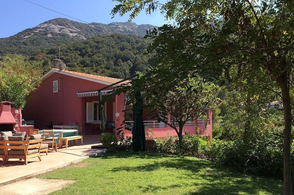 Luxus-Haus ein Sprung vom Meer mit umfangreichen Panorama-Terrassen 1