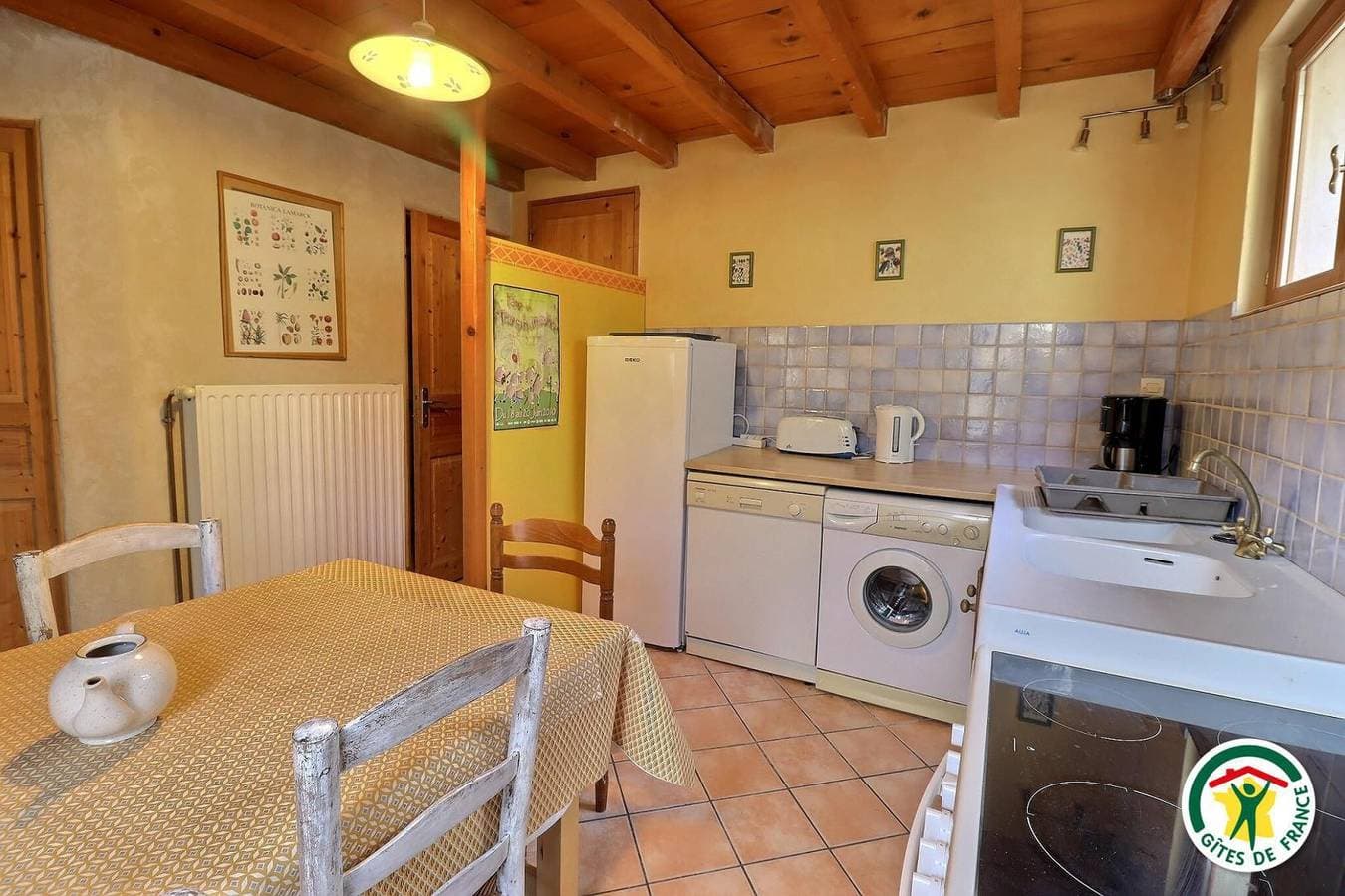 Foto 2 von 21: Est + Ouest Du Hameau Des Trucs