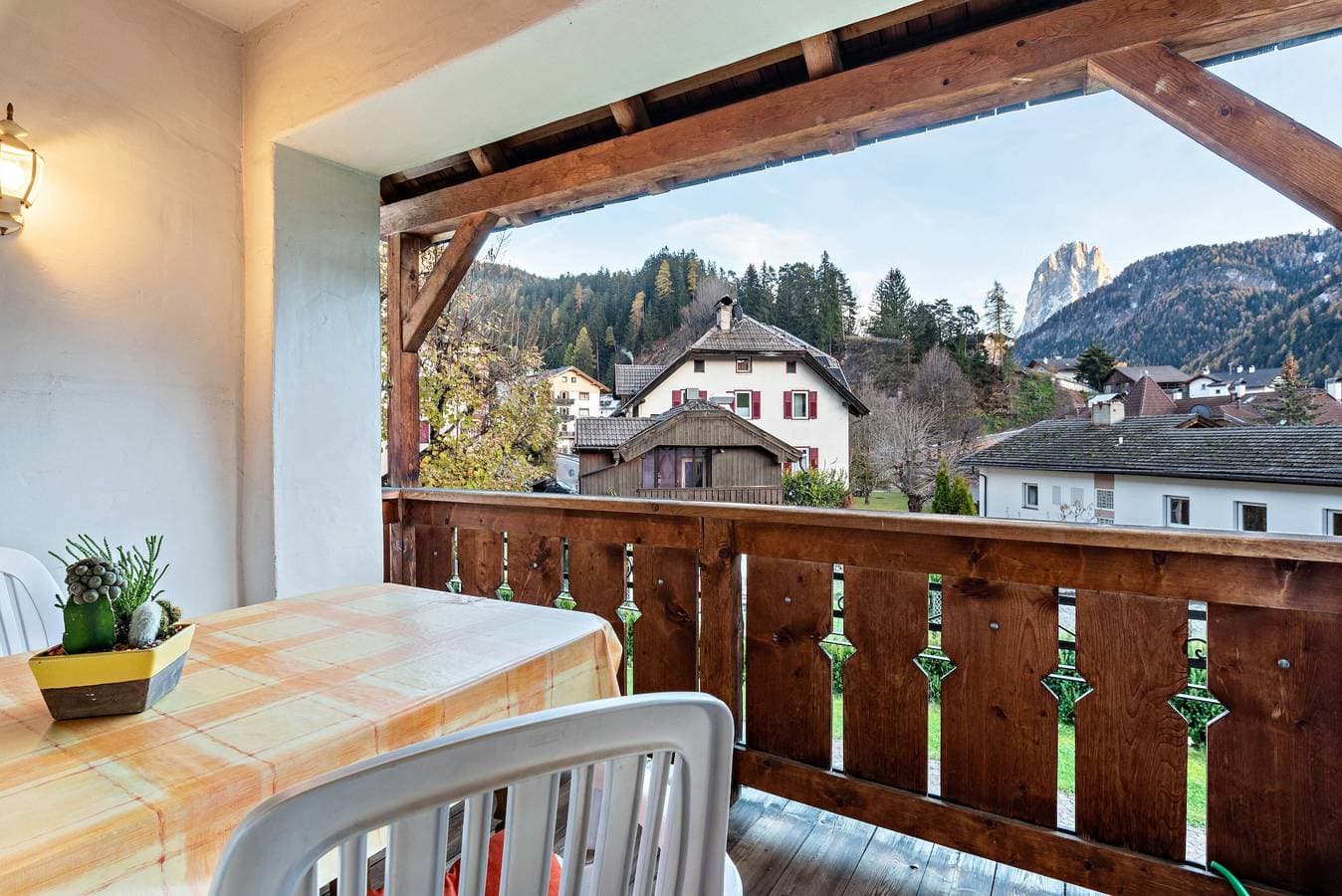 Foto 2 von 24: Ferienwohnung "Cesa Valeria App Monika" mit Bergblick, Gemeinschaftsgarten und WLAN