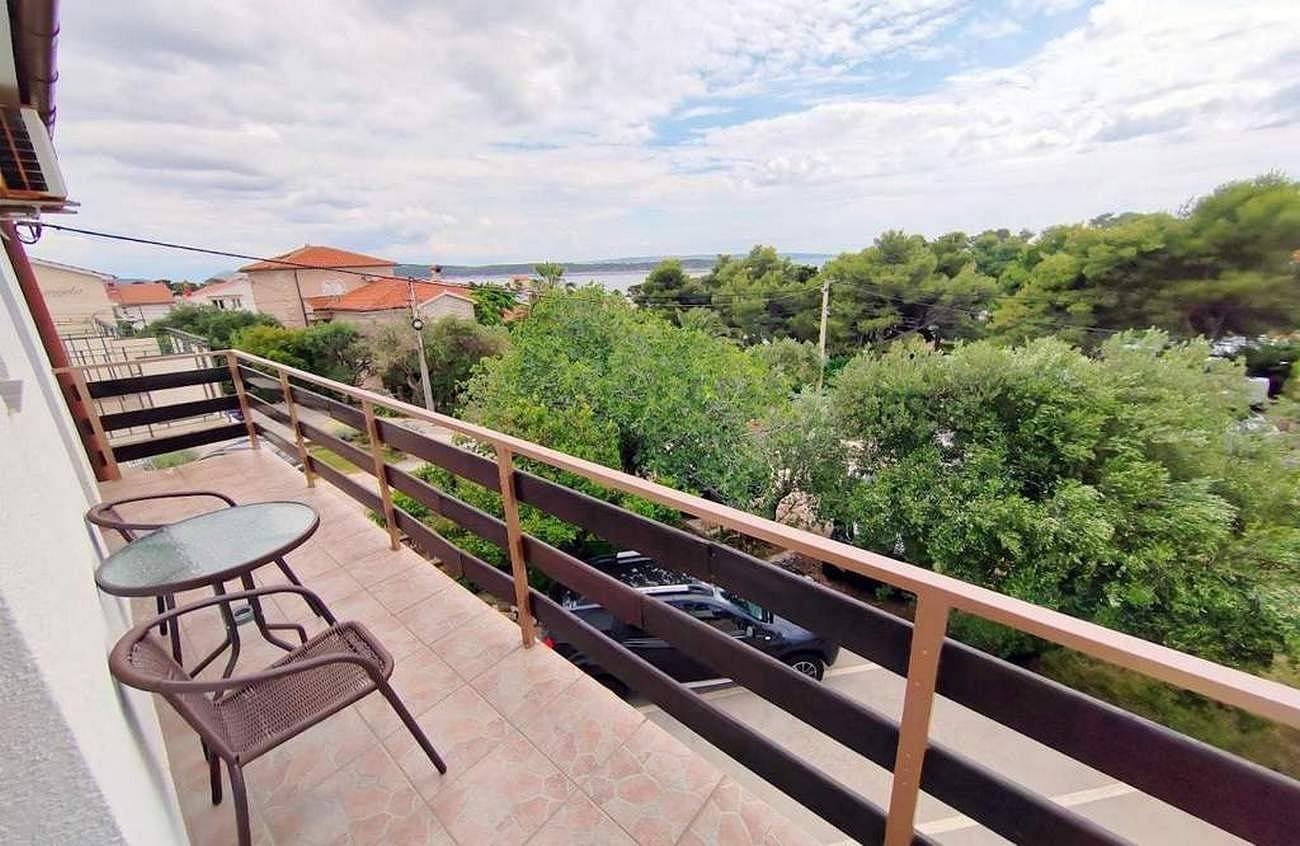 1-Zimmer-Ferienwohnung mit Balkon und Meerblick Rab A-22497-b 1