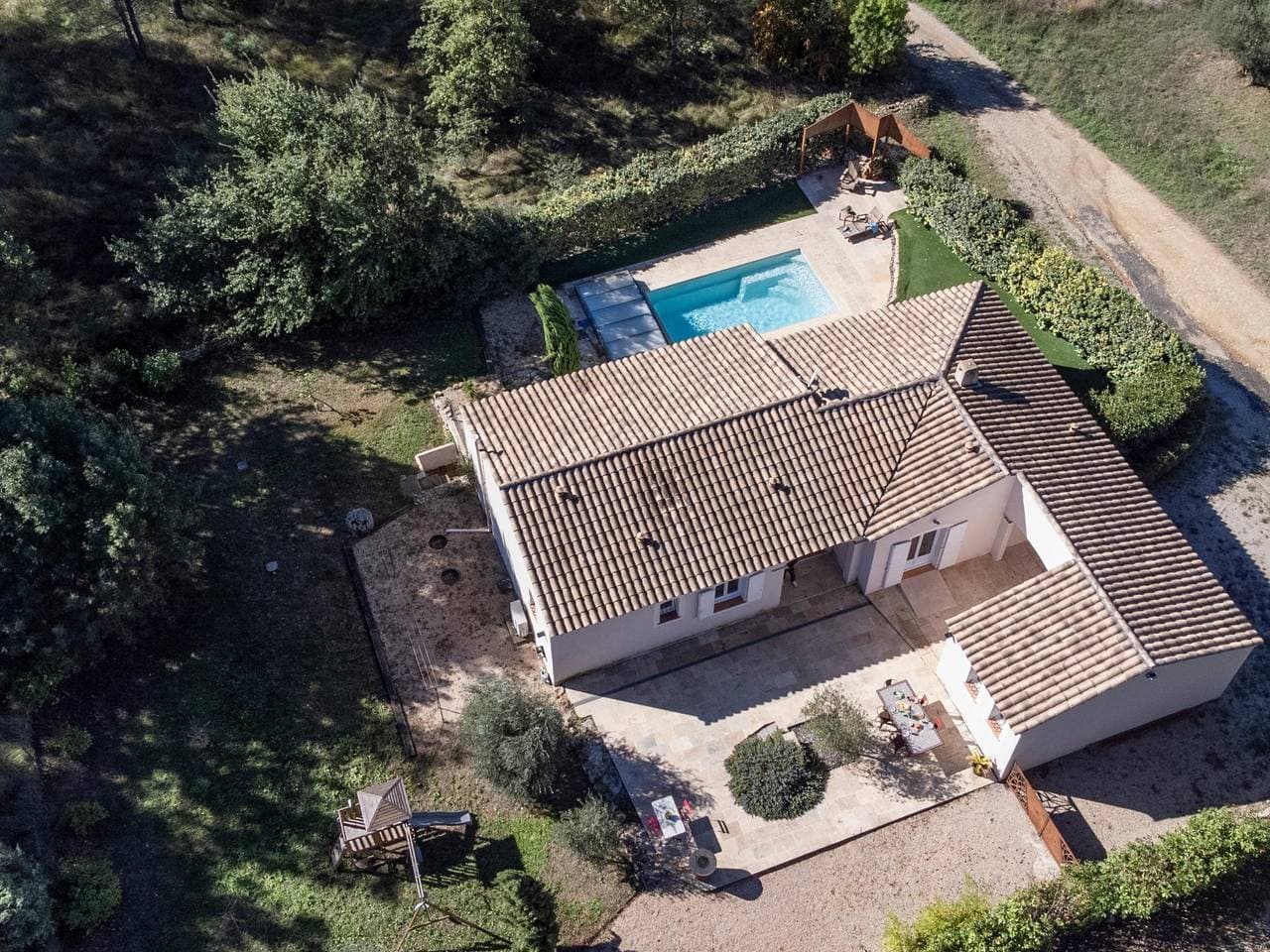 Foto 2 von 32: Ferienhaus mit Klima, Schwimmbad und Dorfnähe