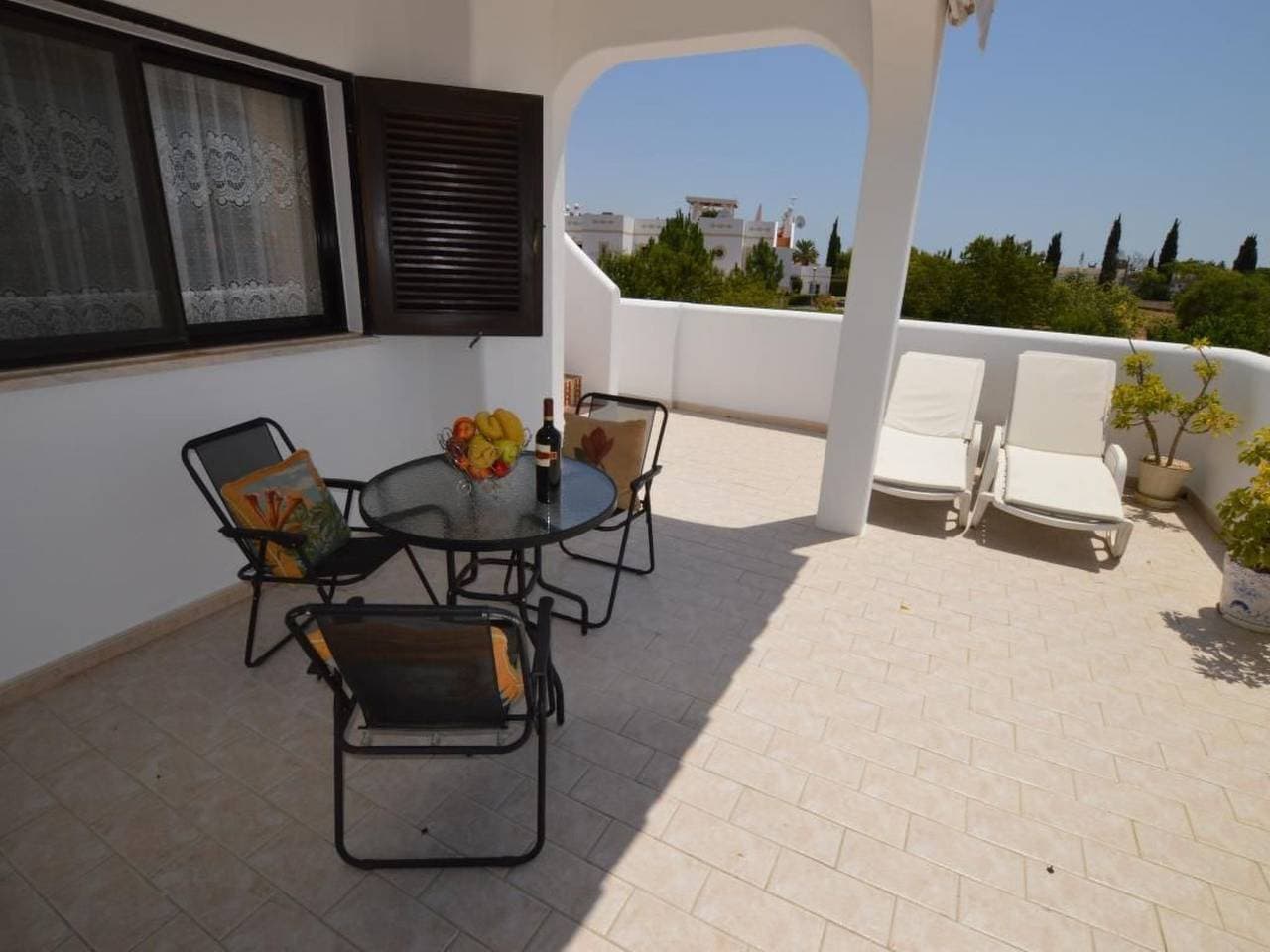 Foto 8 von 44: Große Wohnung in Carvoeiro mit Möblierter Terrasse