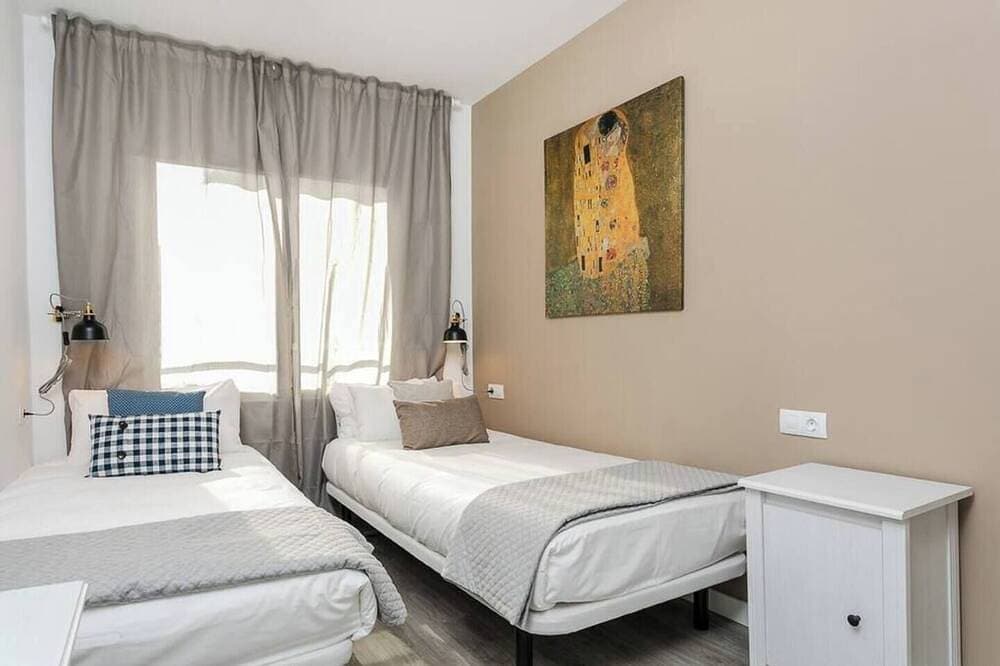 Foto 3 von 25: Elegant and luxurious interior designed apartment, perfect for those who are in search of the finer things in life.