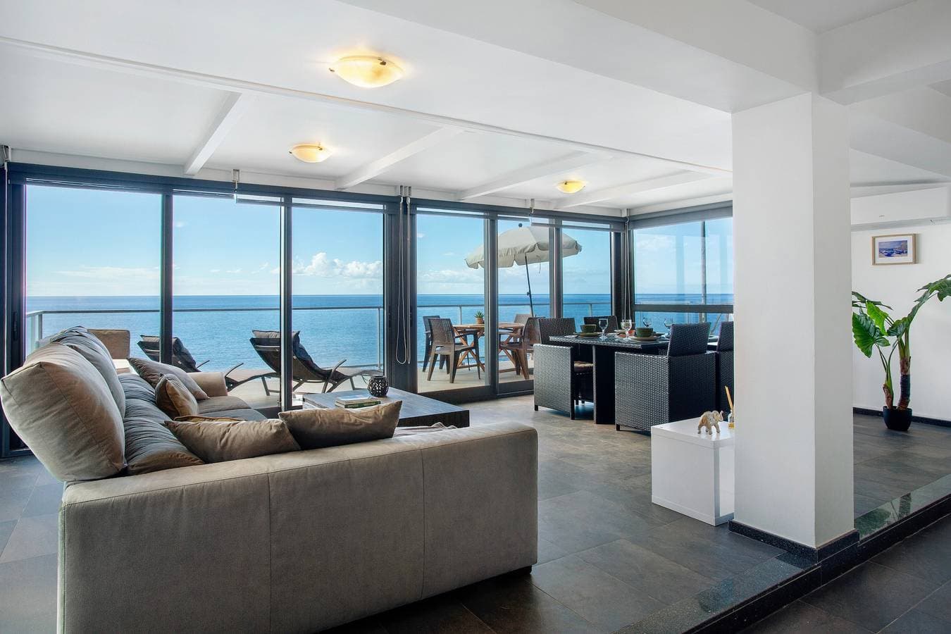 The Wave House - Seaside Haven 1