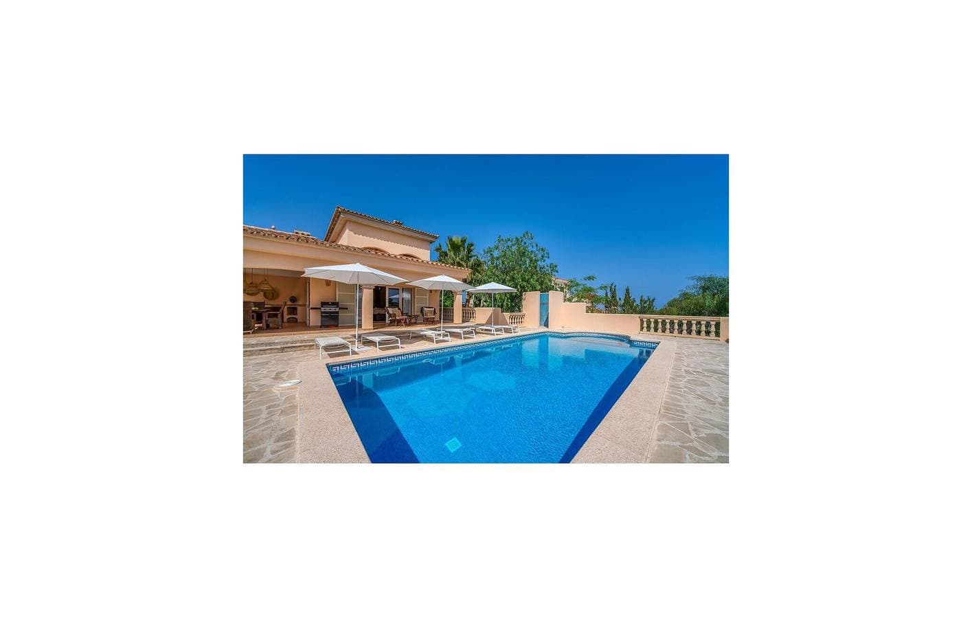 Foto 3 von 37: Rückzugsort mit Meerblick, Pool, Terrasse und Grill
