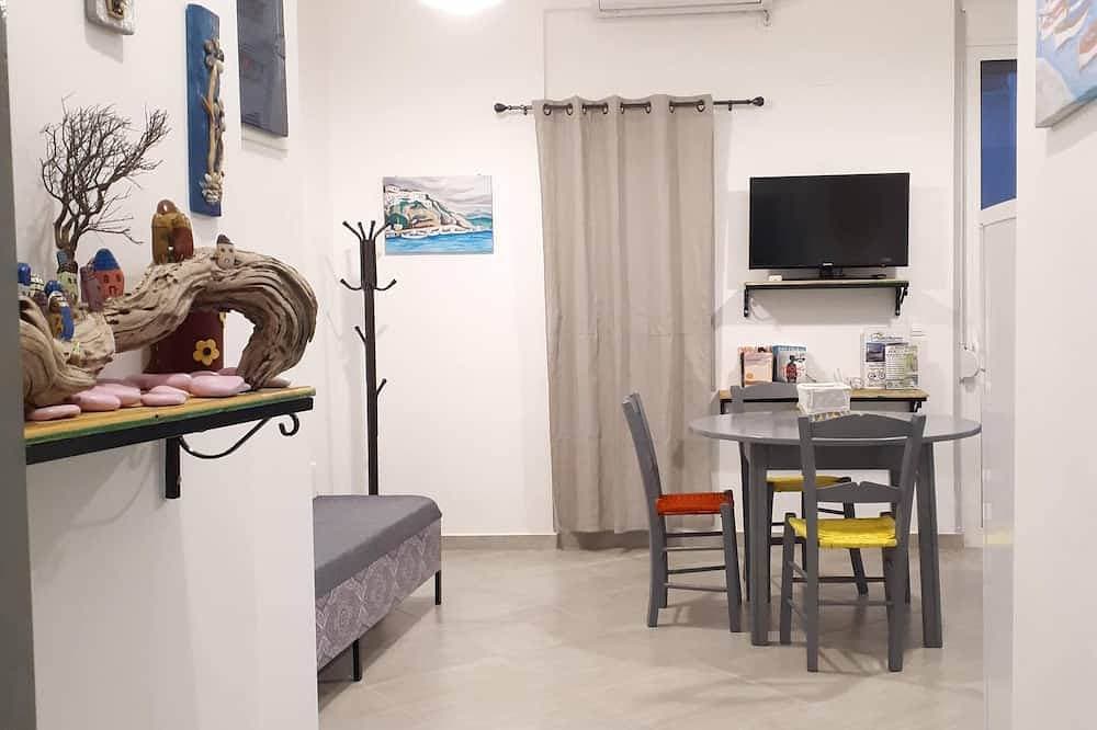 Foto 11 von 23: Spacious apartment with mountain views, large garden and terrace. Ideal location