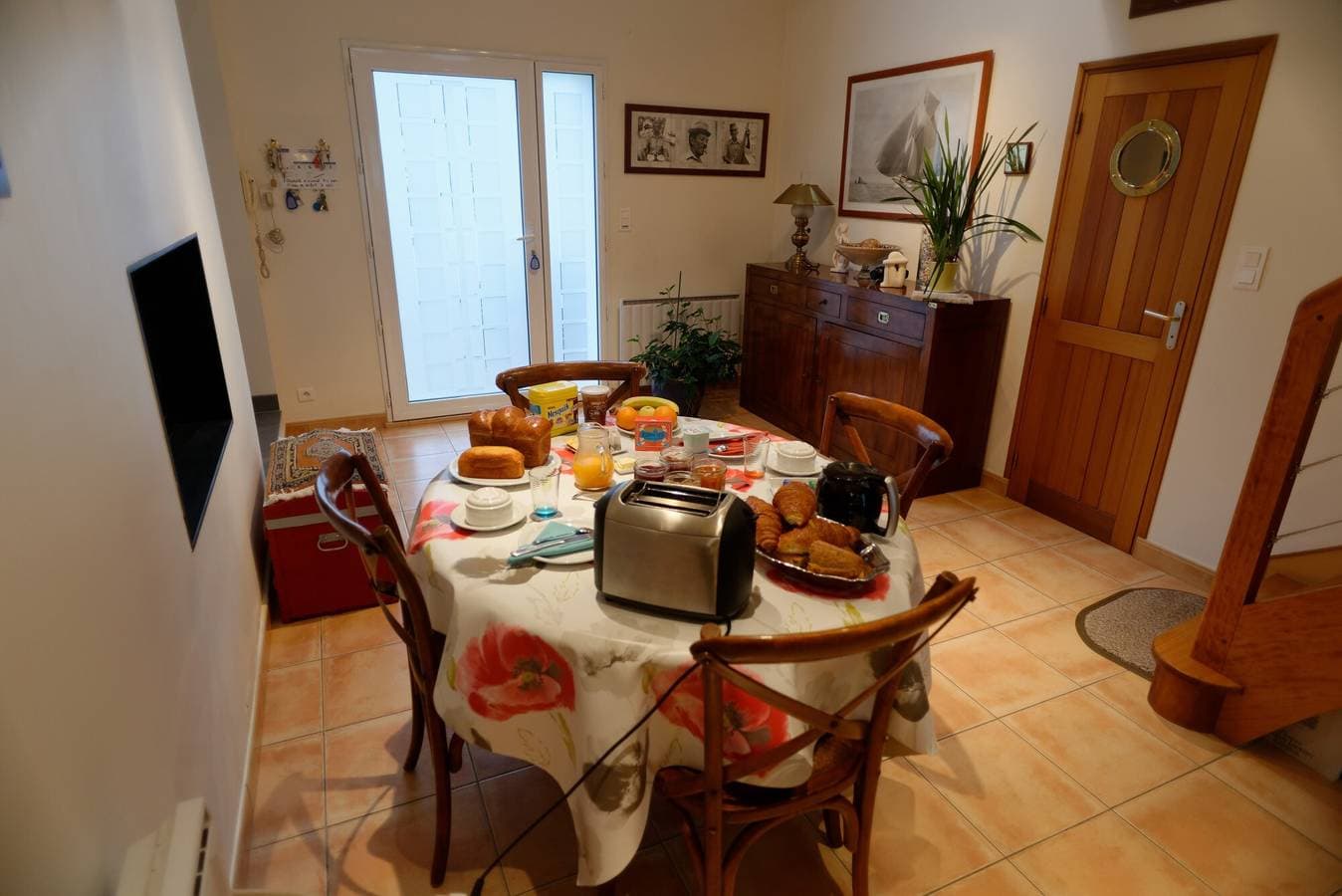Foto 12 von 27: Gästezimmer 'La Trinité-sur-mer' mit privater Terrasse, Gemeinschaftsgarten und WLAN