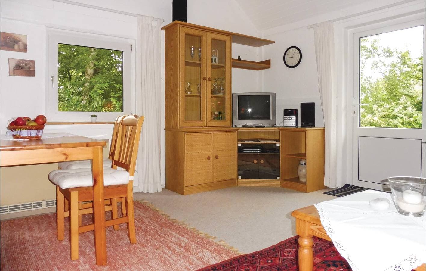 Foto 10 von 19: Gemütliche Ferienwohnung mit TV, Parkplatz, Garten & Terrasse bei Schwalenberg