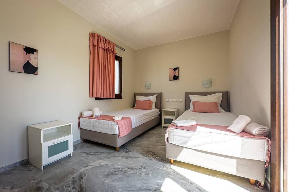 Foto 3 von 19: Niriides Villas | Nymfe | Villa 2-bedrooms with private pool