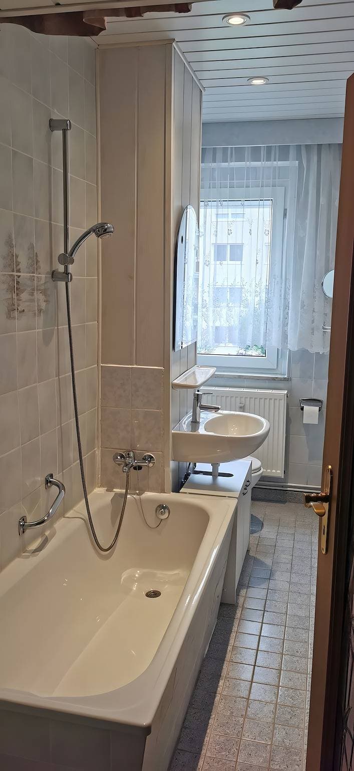 Foto 5 von 12: Ferienwohnung 'Mücheln 2' mit Balkon und Wi-Fi