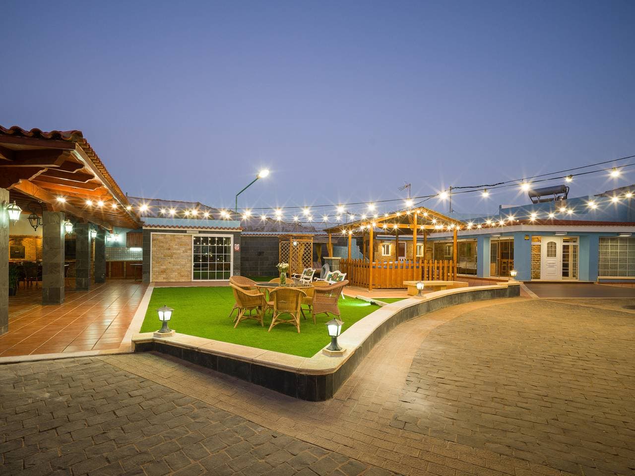 Geräumiges Landhaus für bis zu 6 Personen mit Parkplatz und Terrasse in Santa María de Guía 1