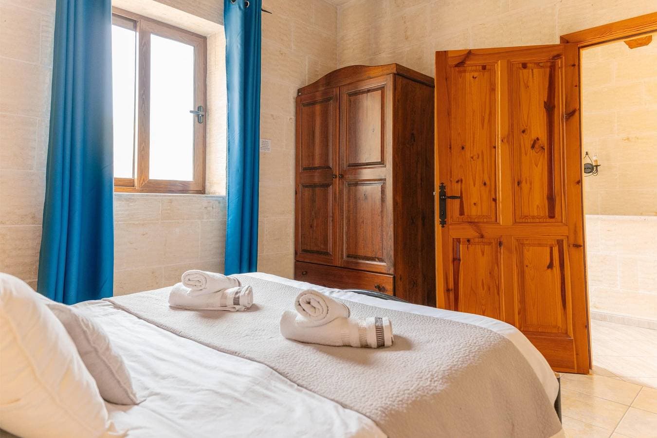 Foto 10 von 21: Villa für 6 Personen mit Balkon