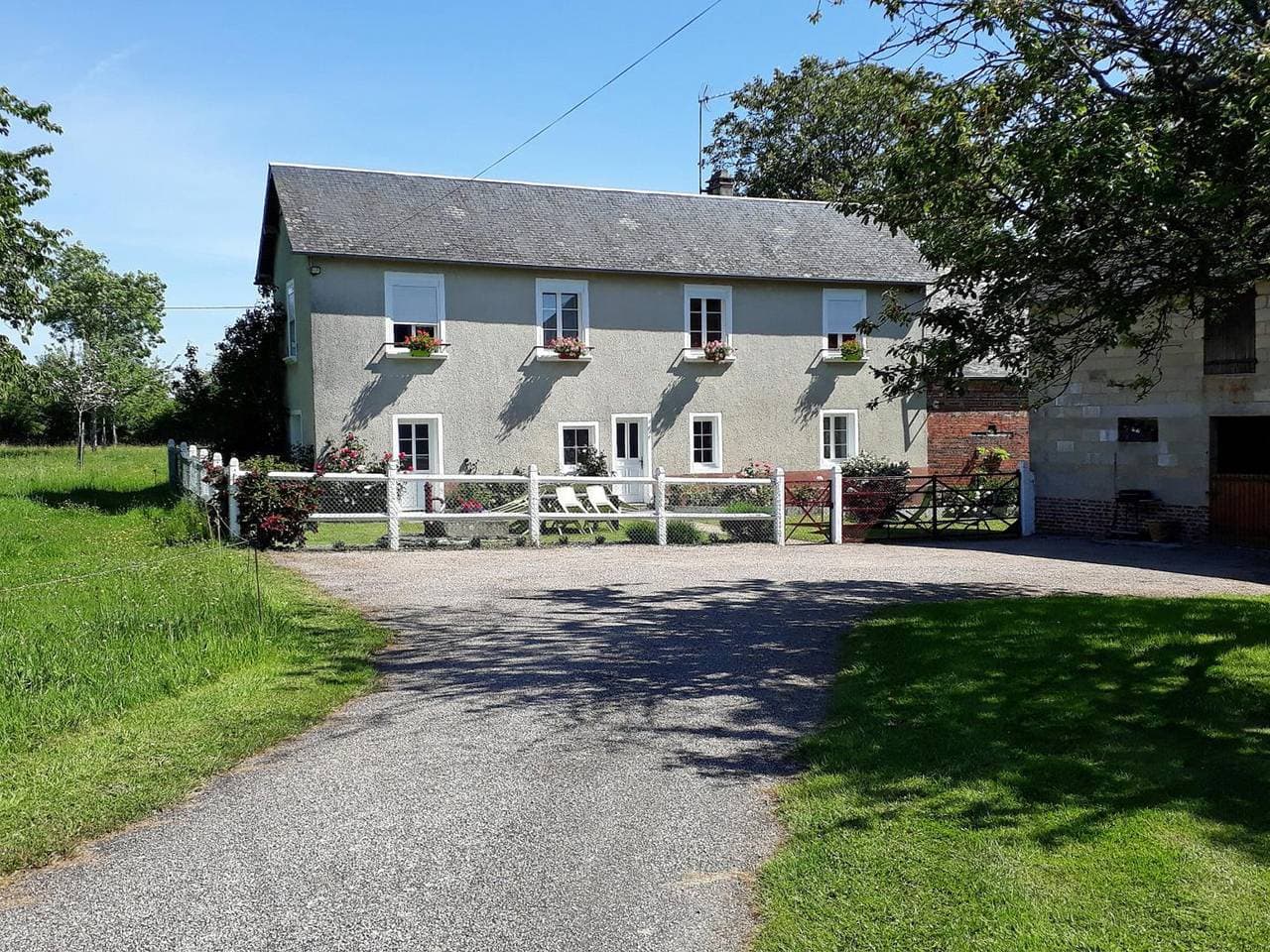 Charmantes renoviertes Bauernhaus mit geschlossenem Garten 1