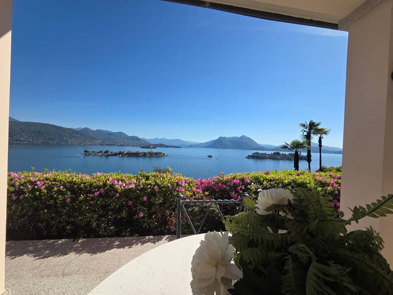 Queen Apartment – Stunning Panoramic Island View 1