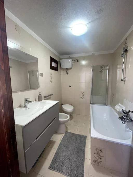 Foto 5 von 16: Two-Bedroom Apartment