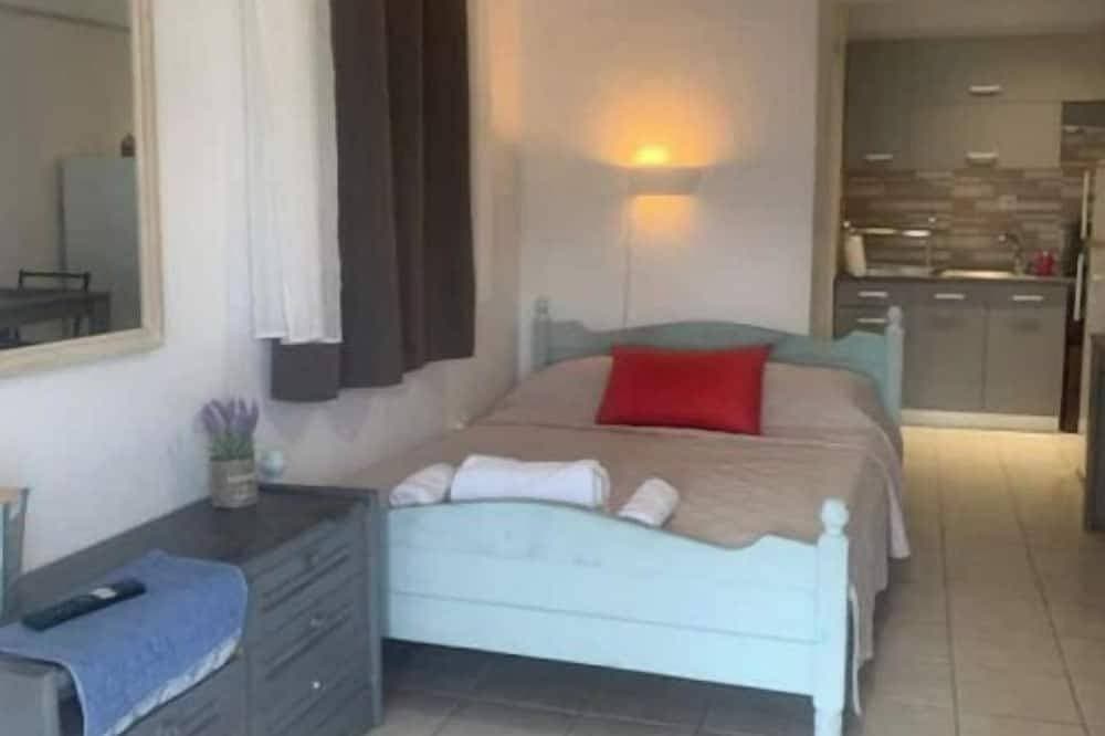 Foto 4 von 27: Lovely apartment with balcony in Saronida