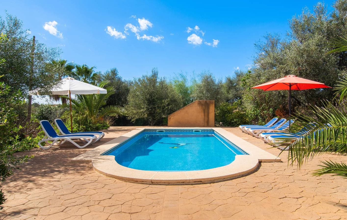 Foto 6 von 37: Es Llombards Terrassenwohnung mit Pool & Grill