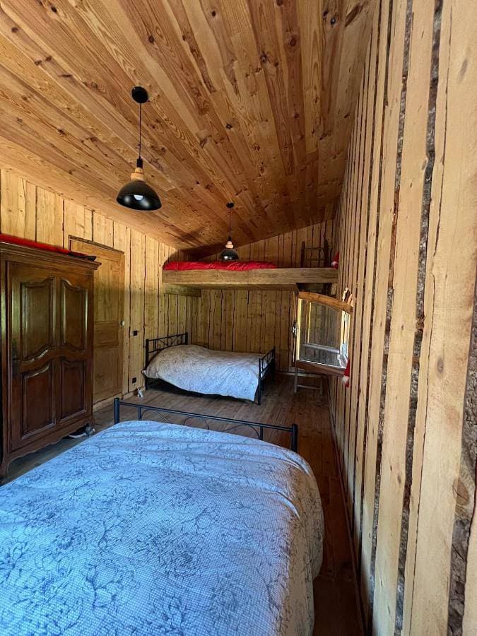 Foto 3 von 34: Two-Bedroom Chalet