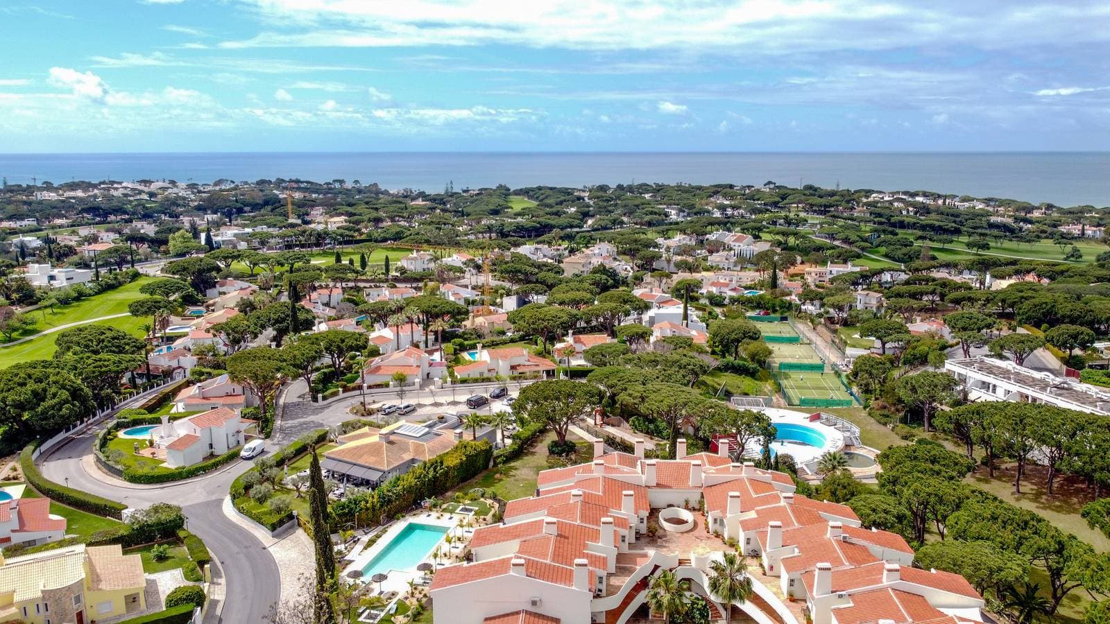 Foto 4 von 35: Barra Prime Apartamento Summer Rose - Vale do Lobo