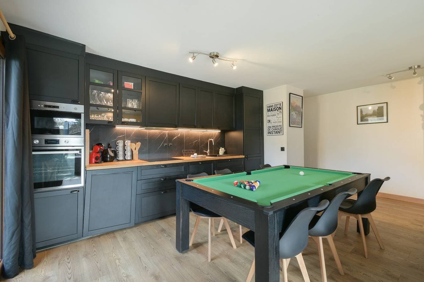 Foto 7 von 24: Appartement „Annecy Garden Spa Billard“ mit privater Terrasse, Garten und WLAN