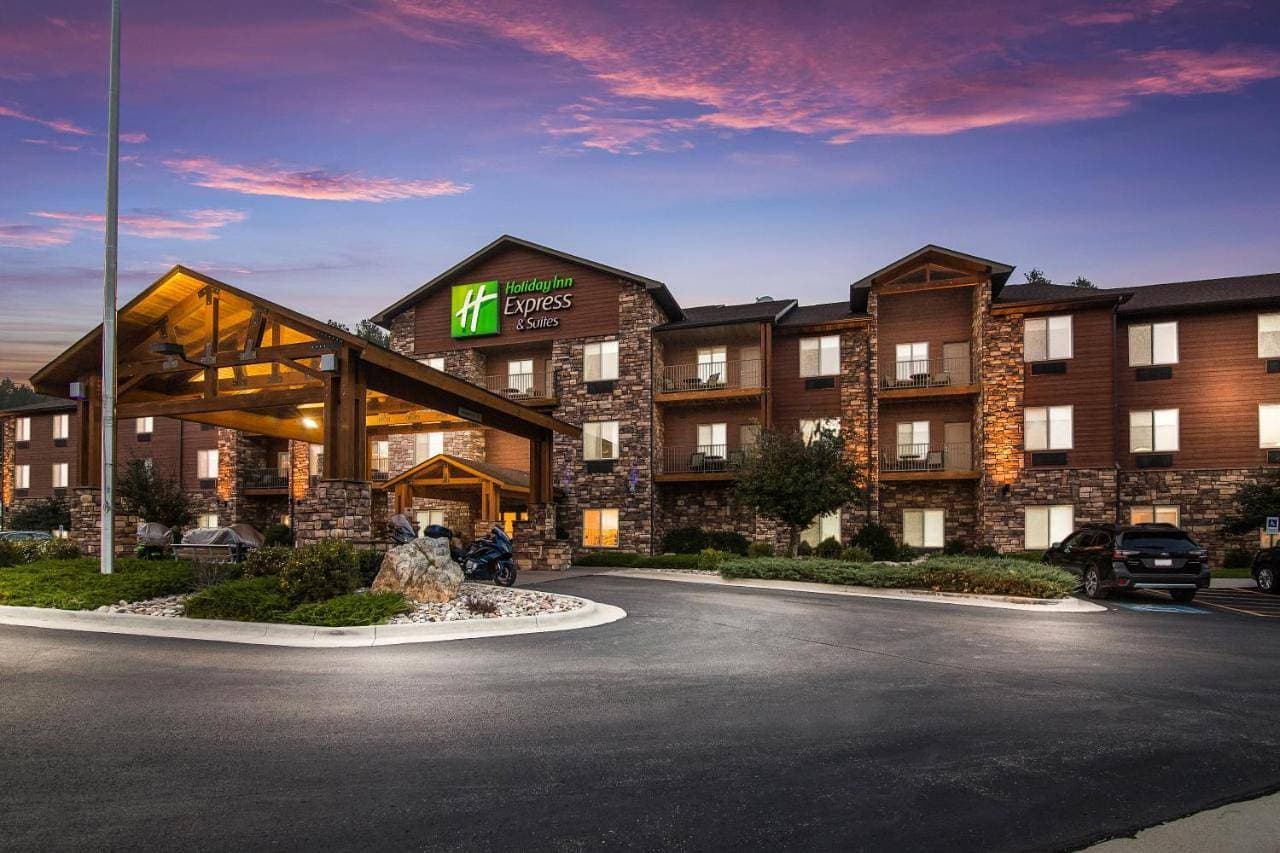 Holiday Inn Express & Suites Custer-Mt Rushmore 1