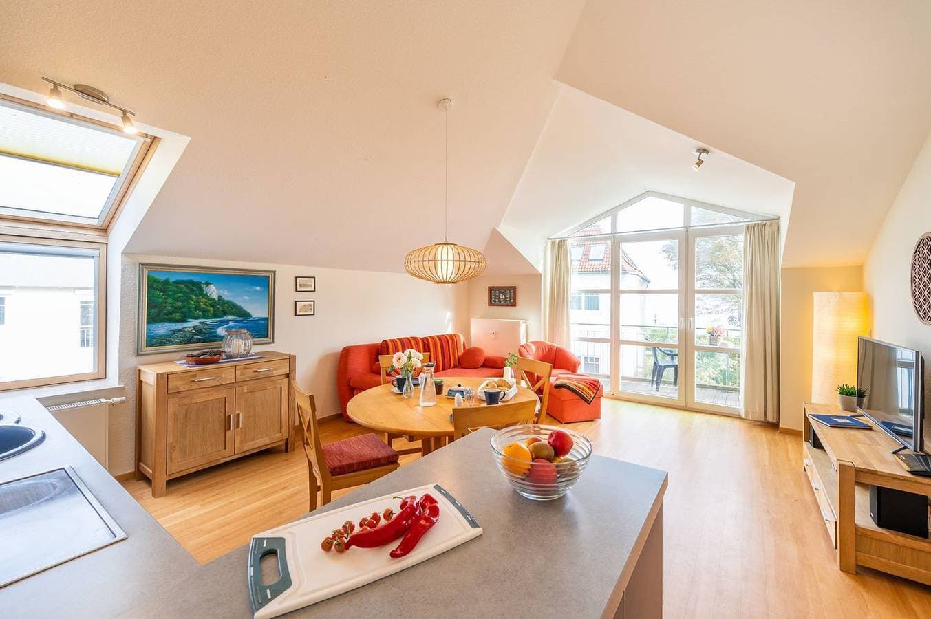 Foto 5 von 14: Großzügige Ferienwohnung mit Balkon und Meerblick, direkte Strandlage