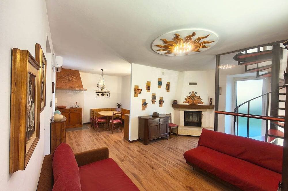Apartment-Traditionell-Eigenes Badezimmer-Blick auf den Hof 1