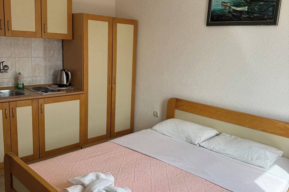 Foto 2 von 22: Cozy 1-bedroom apartment in fantastic Budva with AC