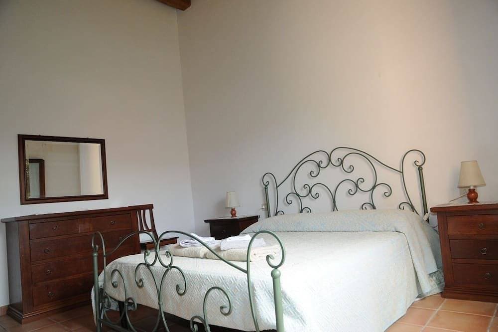 Foto 3 von 18: Villa im Zentrum von San Teodoro mit Parkplatz und privatem Garten