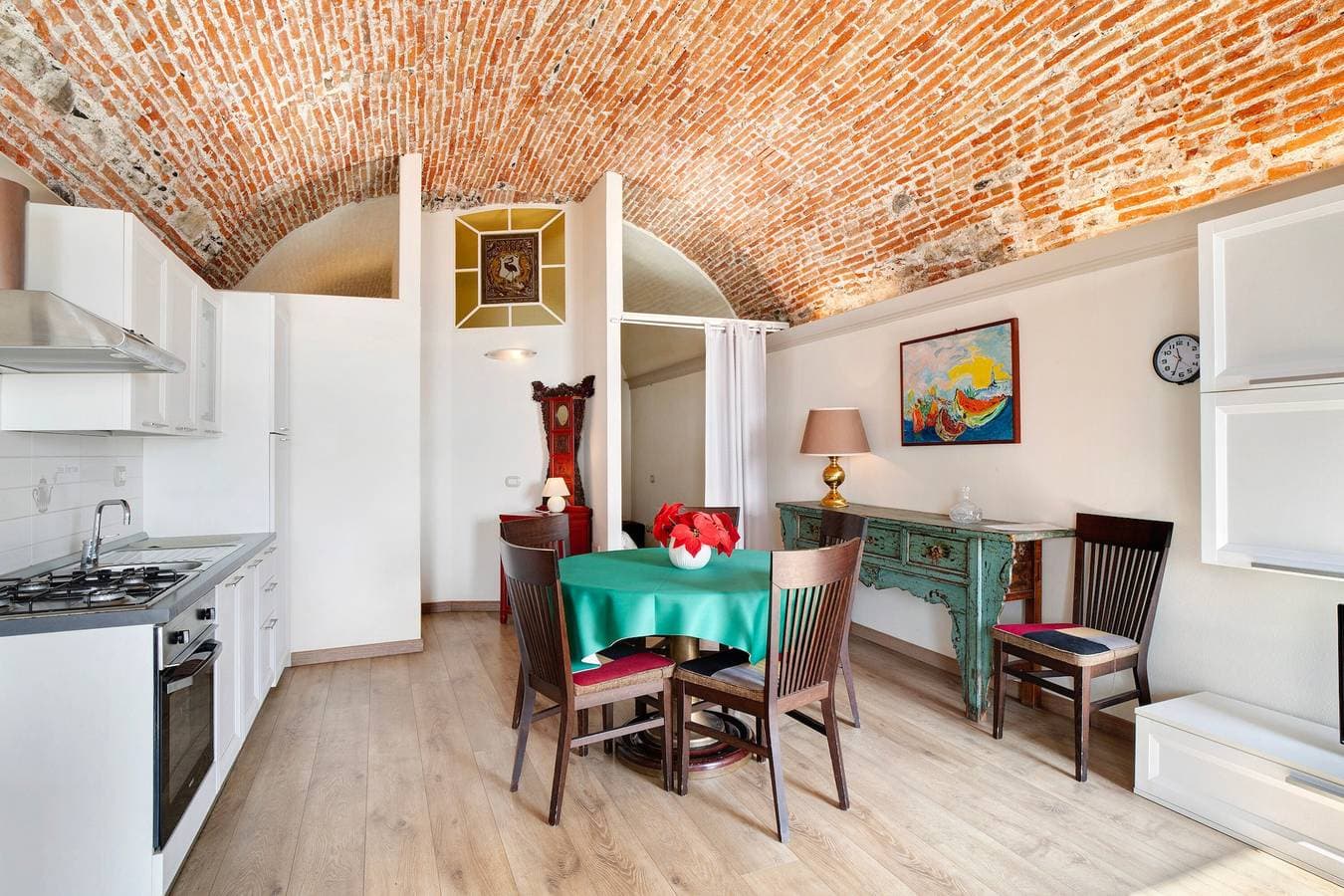 Foto 3 von 20: Apartment 'Actis2, Borgo Dei Pescatori' mit Balkon, WLAN und Klimaanlage
