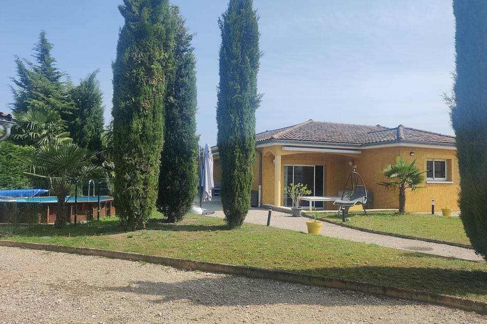 Room - Saint Marcel near Chalon sur Saône and Framatome 1