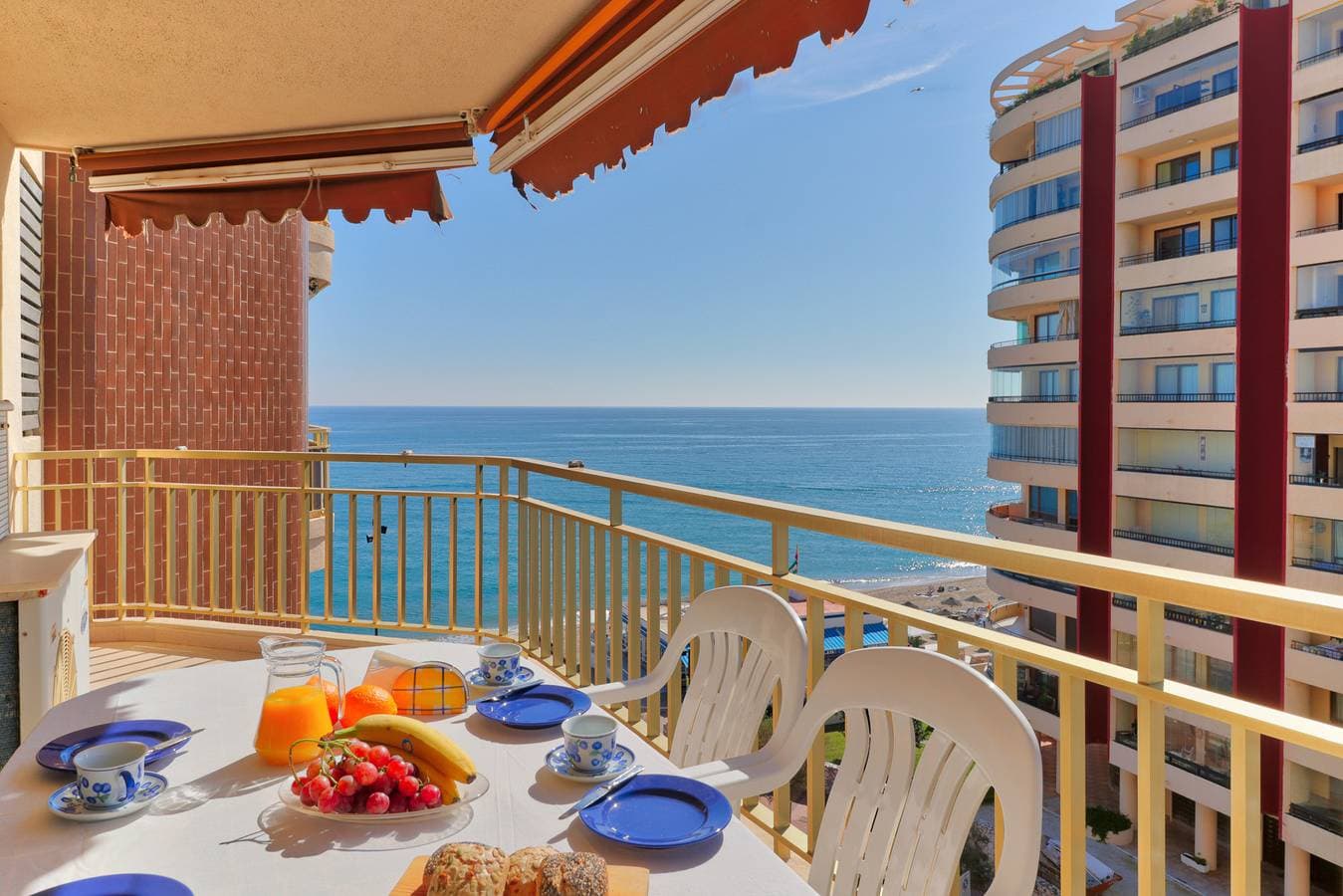 Doña Sofia Fuengirola - Beach Apartment, parking, Wi-Fi, sea view 1
