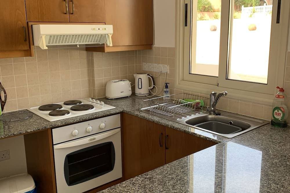 Foto 4 von 11: Amazing panoramic hillside/ocean views, large sunny terrace.