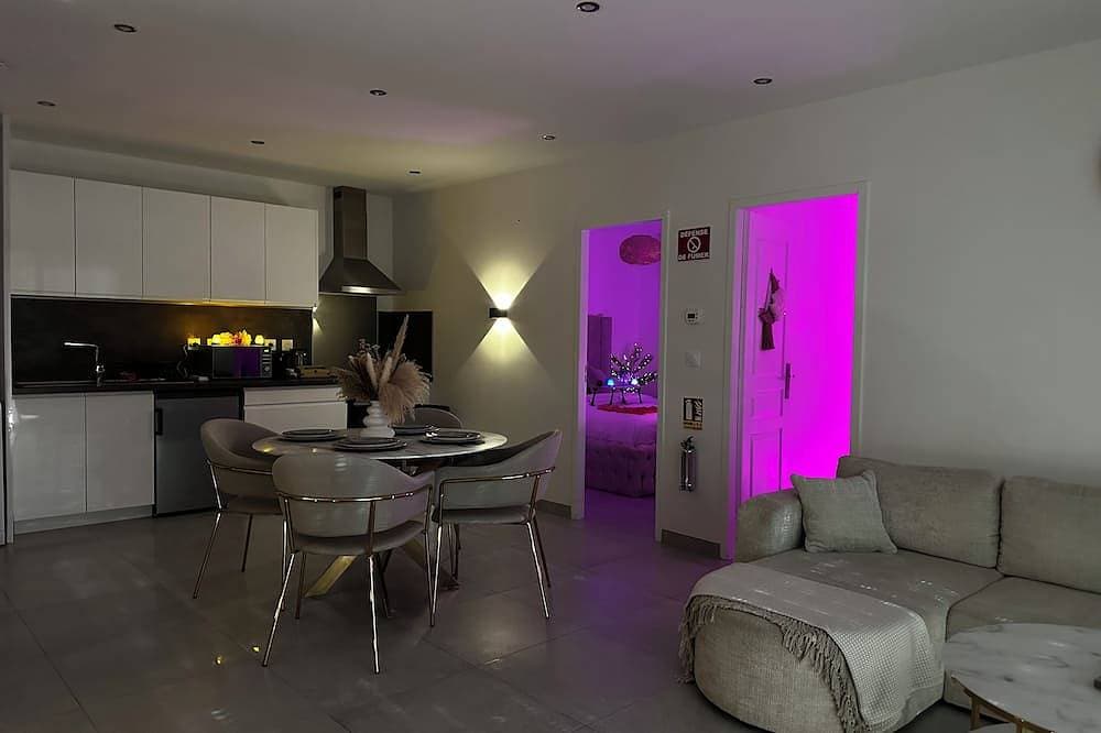 Romantic getaway with a private hot tub, 15 minutes from Giverny 1