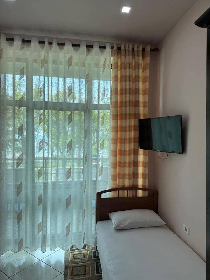 Foto 6 von 10: Triple Room with Lake View