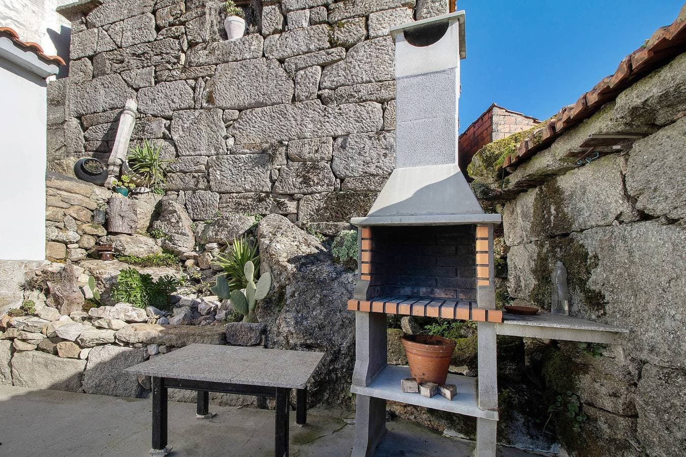 Foto 13 von 38: Ferienhaus 'Casaesquerda Cinza' mit Bergblick und WLAN