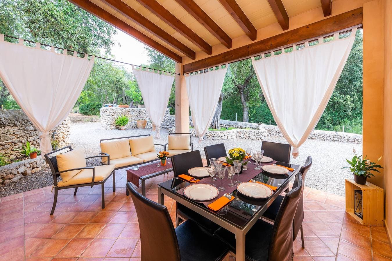 Foto 5 von 26: Finca Na Creu Vella mit Bergblick, Pool, WLAN, Klimaanlage, Terrassen und Garten