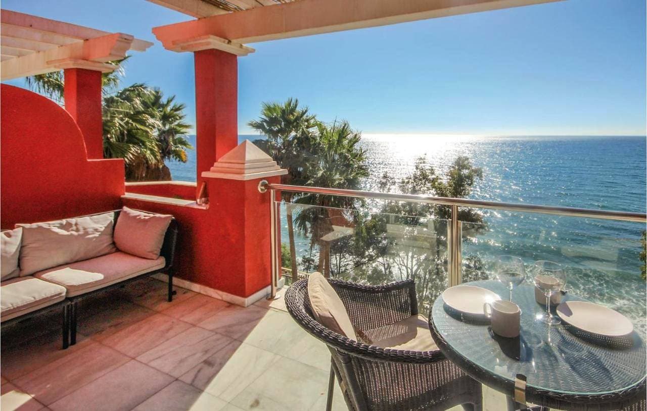 2 Bedroom Cozy Apartment In Estepona 1