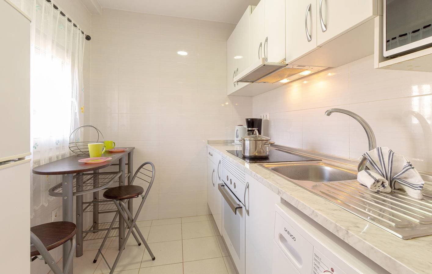 Foto 6 von 31: Apartment mit Meerblick, AC und Terrasse