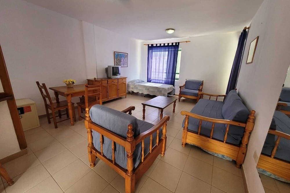 Foto 7 von 15: 1 Bed Apartment - Sleeps 2 - Pool - Parking